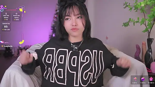 Snapshot of Miuzxc chatting on 09.18.25 Miuzxc online show from 09.18.25