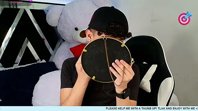 Niico Cruz online show from 02.19.25