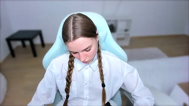 StellaLawless online show from 03.15.25