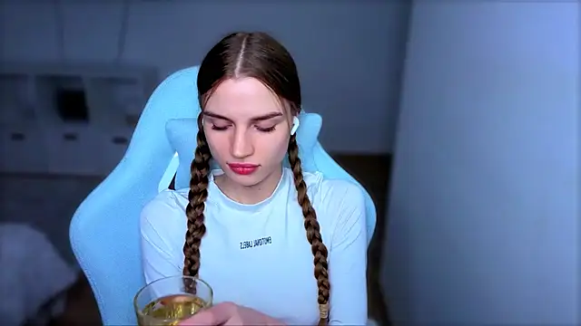 StellaLawless online show from 09.23.25