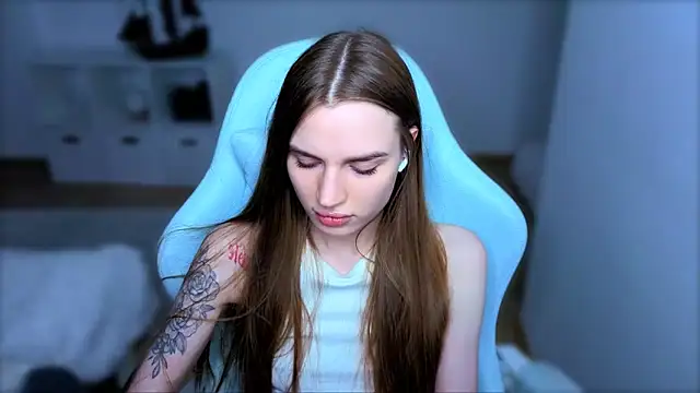 StellaLawless online show from 10.06.25