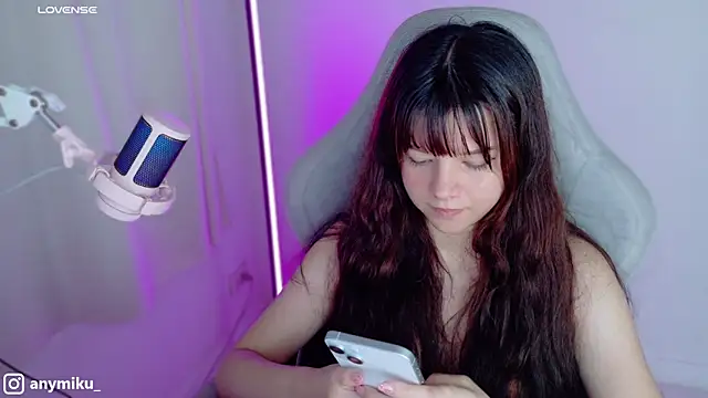 Snapshot of stephybrown chatting on 12.16.24 stephybrown online show from 12.16.24