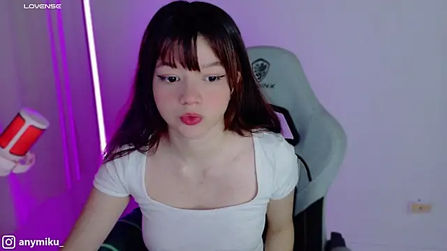 Snapshot of stephybrown chatting on 12.22.24 stephybrown online show from 12.22.24
