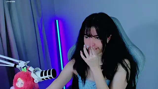 Snapshot of stephybrown chatting on 10.03.25 stephybrown online show from 10.03.25