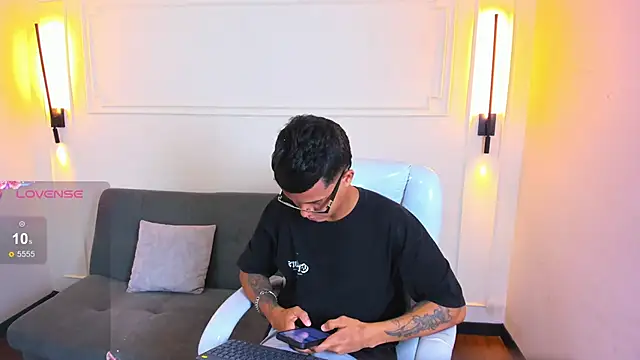 Paradise boy s online show from 04.20.26