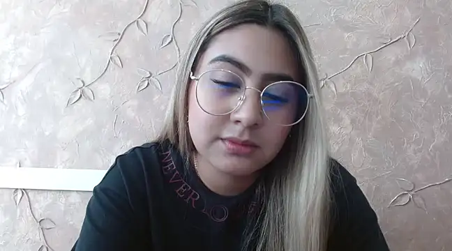 Miabonnett  online show from 01.27.25