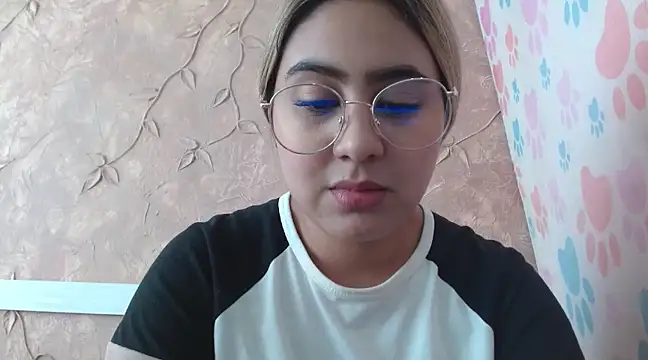 Miabonnett  online show from 02.19.25