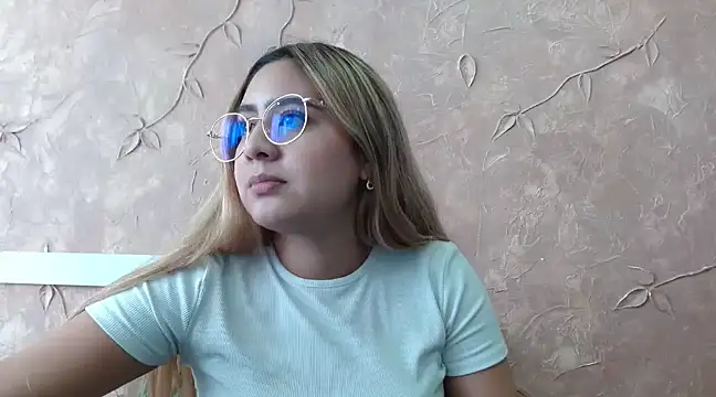 Miabonnett  online show from 02.27.25