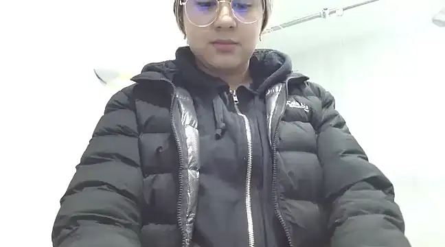 Miabonnett  online show from 03.04.25