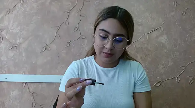 Miabonnett  online show from 03.14.25