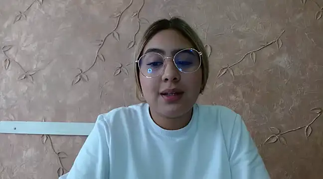 Miabonnett  online show from 03.18.25