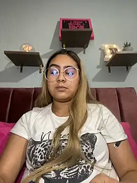 Miabonnett  online show from 03.20.25