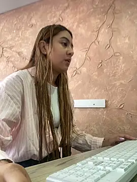 Miabonnett  online show from 09.15.25