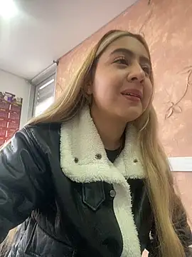 Miabonnett  online show from 10.30.25