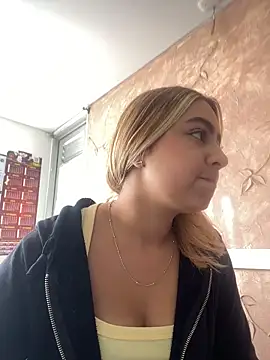 Miabonnett  online show from 12.03.25