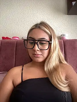 Miabonnett  online show from 04.18.26