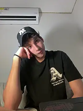 CamiloXx04 online show from 02.04.25