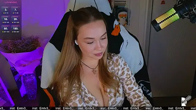 Emili1- online show from 12.15.25