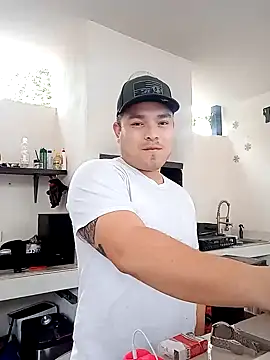 Snapshot of DirtyRcride chatting on 12.03.24 DirtyRcride online show from 12.03.24