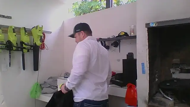 Snapshot of DirtyRcride chatting on 12.06.24 DirtyRcride online show from 12.06.24