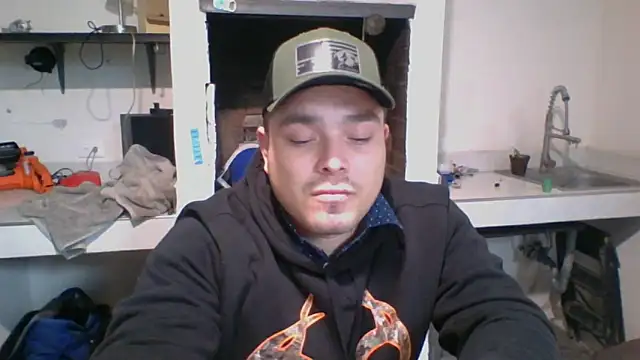 Snapshot of DirtyRcride chatting on 12.19.24 DirtyRcride online show from 12.19.24