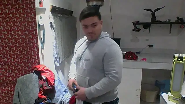 Snapshot of DirtyRcride chatting on 01.02.25 DirtyRcride online show from 01.02.25