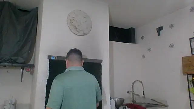 Snapshot of DirtyRcride chatting on 01.16.25 DirtyRcride online show from 01.16.25