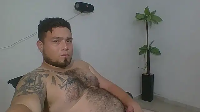 Snapshot of DirtyRcride chatting on 09.28.25 DirtyRcride online show from 09.28.25