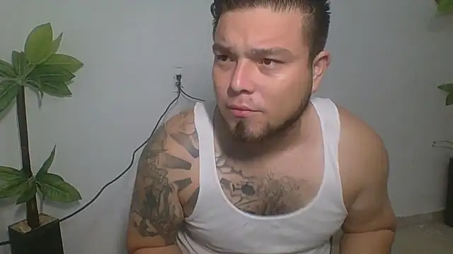 Snapshot of DirtyRcride chatting on 10.01.25 DirtyRcride online show from 10.01.25