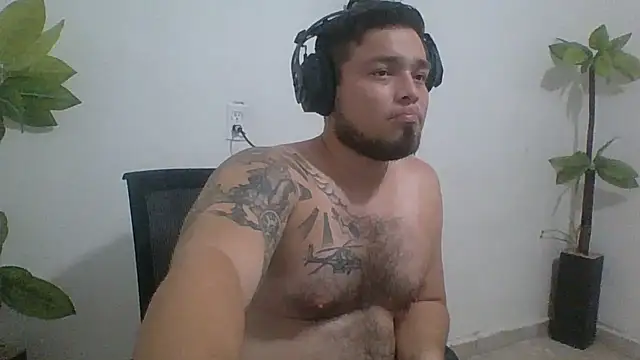 Snapshot of DirtyRcride chatting on 10.02.25 DirtyRcride online show from 10.02.25