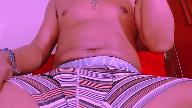 Snapshot of bigballsfullfu chatting on 11.20.25 bigballsfullfu online show from 11.20.25