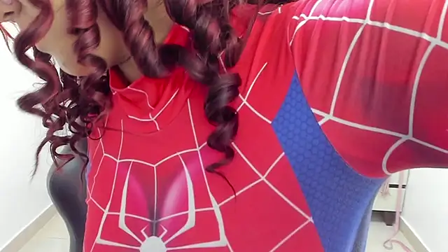 MADISON ROWAN1 online show from 04.18.26