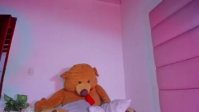 little-Emma online show from 09.13.25