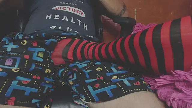 OldManAndGirlishLady online show from 01.04.25