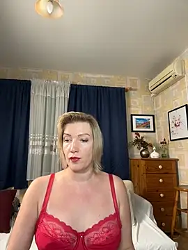 Snapshot of AnnaThurman chatting on 10.12.25 AnnaThurman online show from 10.12.25