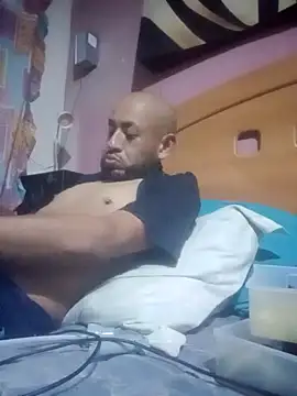 Snapshot of pineda1689 chatting on 09.18.25 pineda1689 online show from 09.18.25