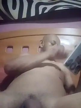 Snapshot of pineda1689 chatting on 09.28.25 pineda1689 online show from 09.28.25