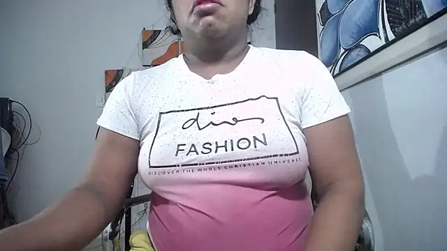 Snapshot of tsbigcock10incock chatting on 06.18.26 tsbigcock10incock online show from 06.18.26