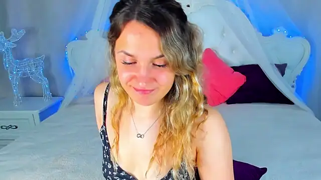 Snapshot of Milka_Blond chatting on 04.28.26 Milka Blond online show from 04.28.26