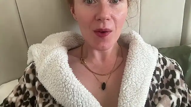 redheadrosie69 online show from 09.25.25