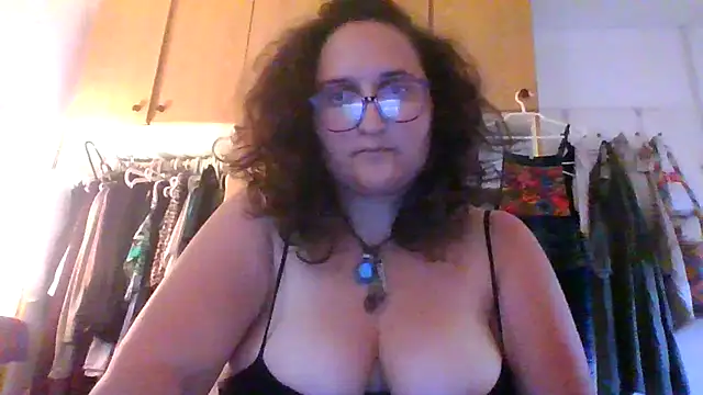 Snapshot of juicyrubies chatting on 11.02.25 juicyrubies online show from 11.02.25