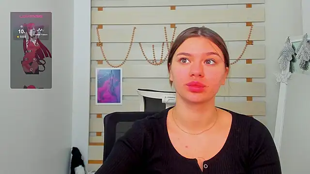 Josephine Kiss online show from 12.28.24