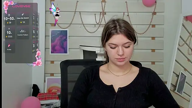 Josephine Kiss online show from 03.05.25