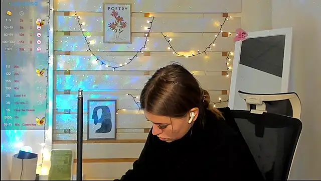 Josephine Kiss online show from 10.20.25