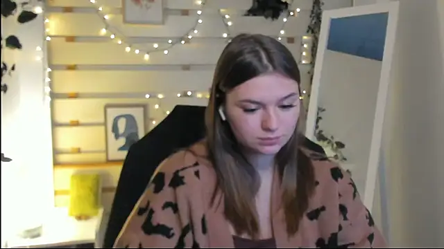 Josephine Kiss online show from 03.02.26