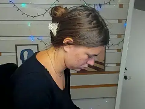 Snapshot of Josephine_Kiss chatting on 06.19.26 Josephine Kiss online show from 06.19.26