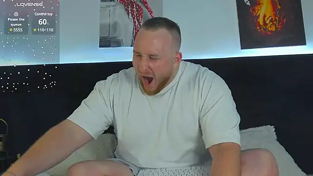 Snapshot of RoddyStill chatting on 01.04.25 RoddyStill online show from 01.04.25