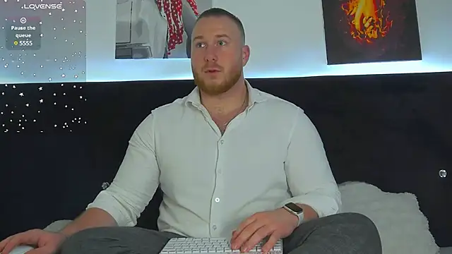 Snapshot of RoddyStill chatting on 01.06.25 RoddyStill online show from 01.06.25