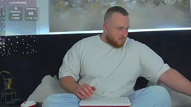 Snapshot of RoddyStill chatting on 03.12.25 RoddyStill online show from 03.12.25