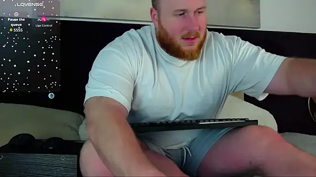 Snapshot of RoddyStill chatting on 12.15.25 RoddyStill online show from 12.15.25